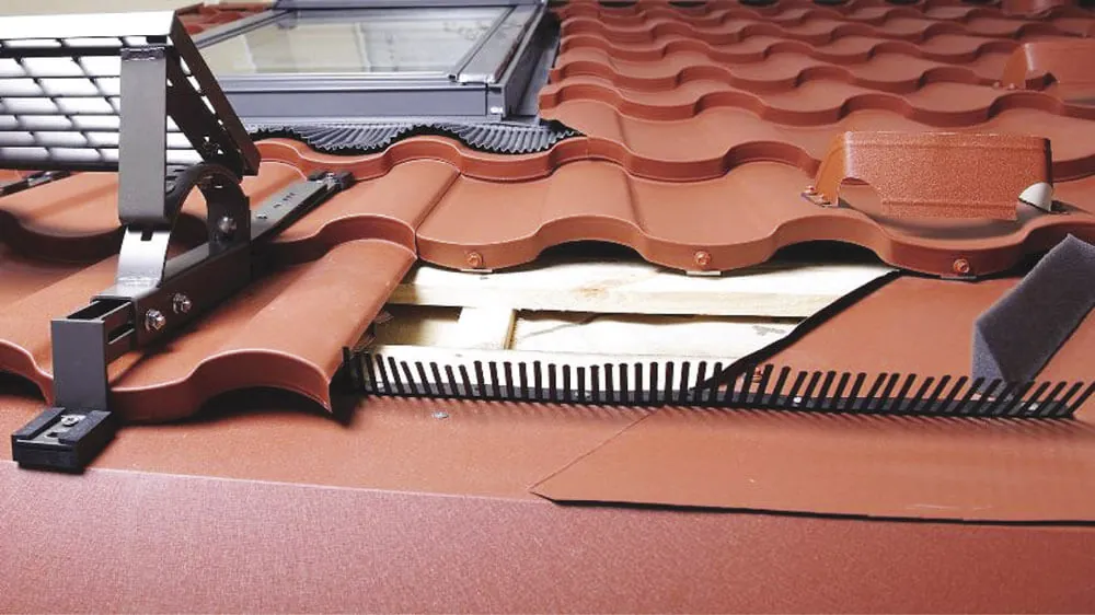 Гребень карниза с решеткой