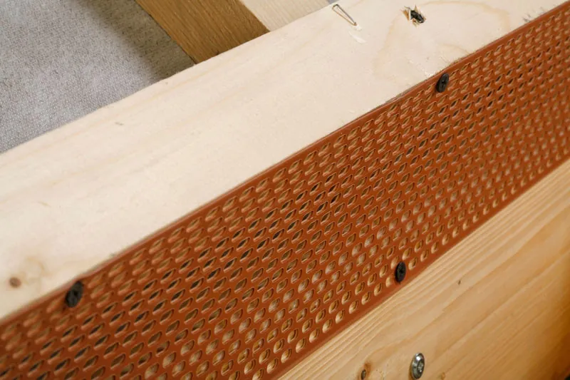 Карнизная решетка DR 100